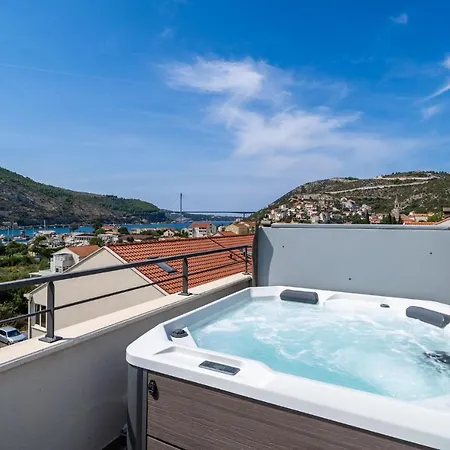Awesome In Stara With Jacuzzi Mokošica