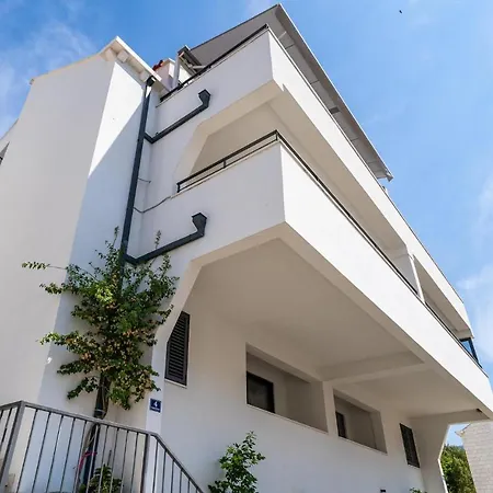 Awesome In Stara With Jacuzzi Apartamento Mokošica