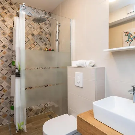 Awesome In Stara With Jacuzzi Apartamento *