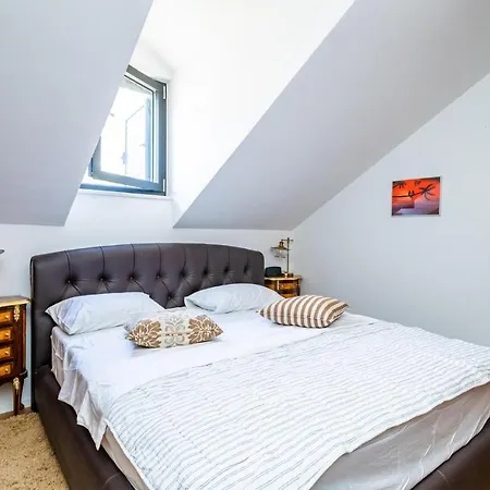 Apartamento Awesome In Stara With Jacuzzi